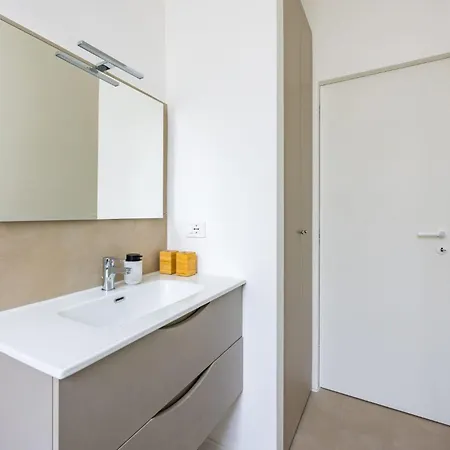 Thelos Apartament *