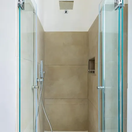 Thelos Apartamento *