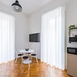 Thelos Apartamento *